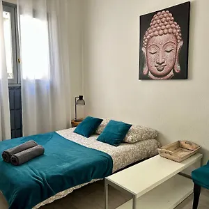 Appartement Intra Muros Au Calme, LʼIsle-sur-la-Sorgue